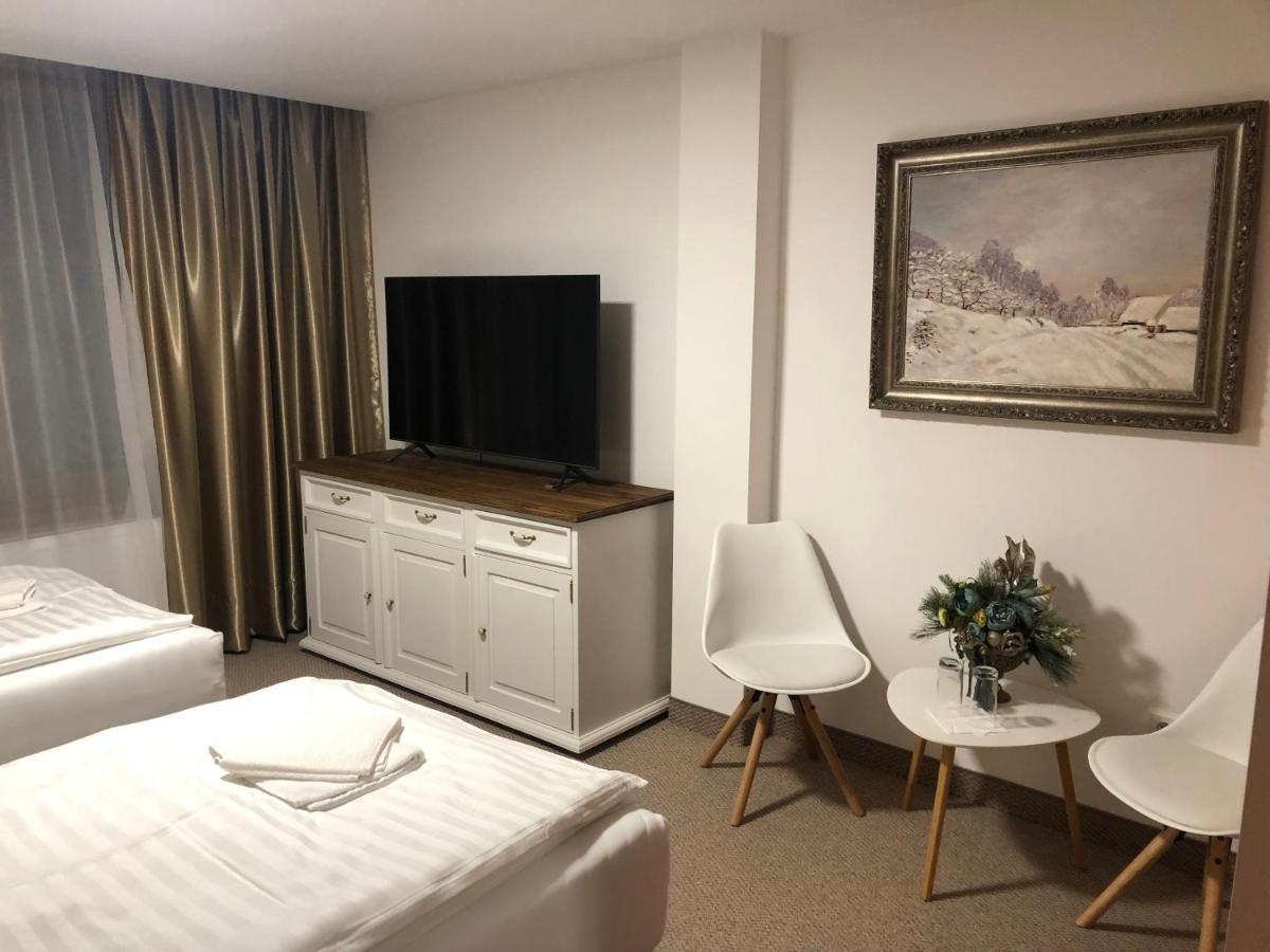 Hotel Galeria Pezinska Baba بيزينوك المظهر الخارجي الصورة