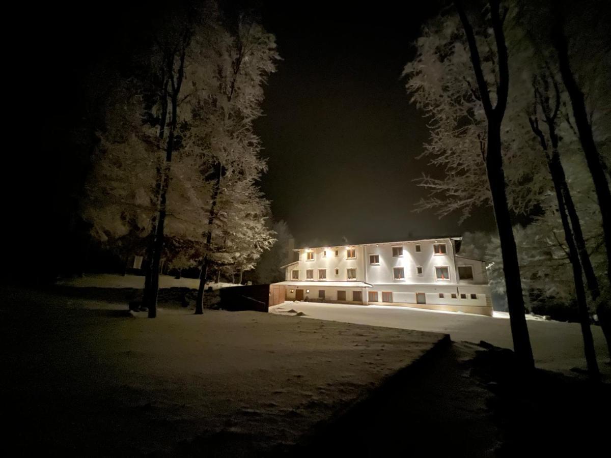 Hotel Galeria Pezinska Baba بيزينوك المظهر الخارجي الصورة