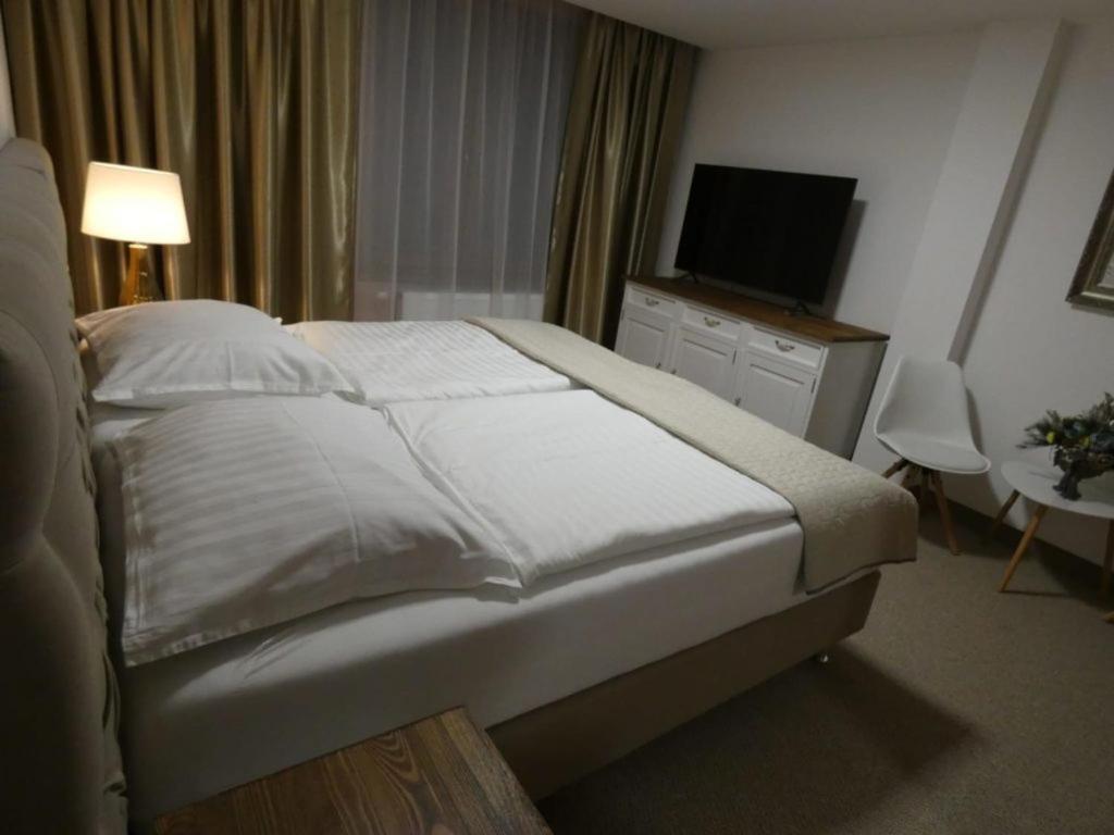 Hotel Galeria Pezinska Baba بيزينوك المظهر الخارجي الصورة